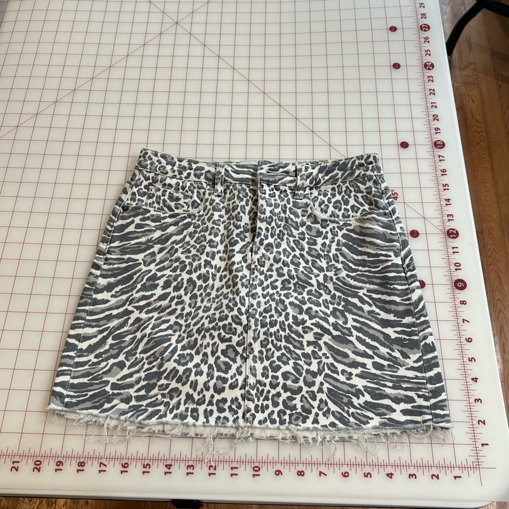 Current/Elliot size 26 cream and gray cheetah animal print denim mini skirt - Picture 2 of 11